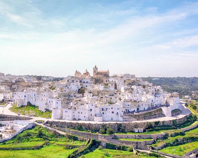 Esplora la Bianca Ostuni: Luoghi da Visitare, Cose da Fare. Esplora la Bianca Ostuni: Luoghi da Visitare, Cose da Fare.